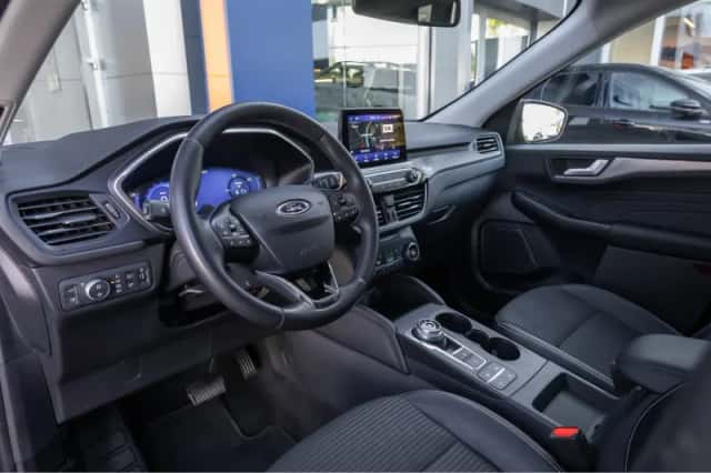 Ford Kuga (2023) thumbnail 16