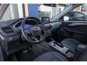 Ford Kuga (2023) thumbnail 16