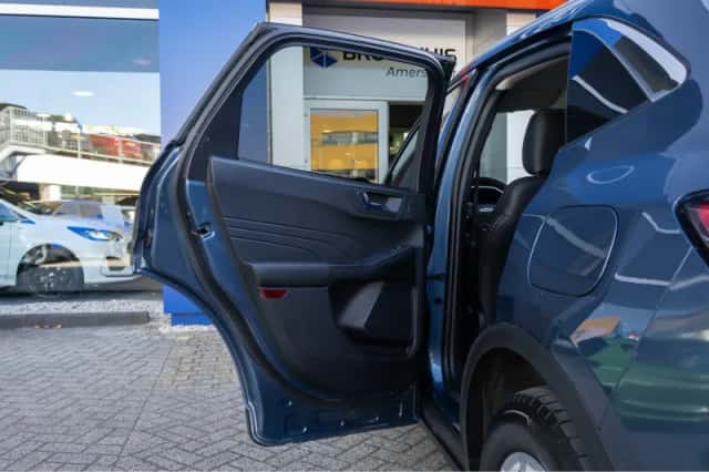 Ford Kuga (2023) thumbnail 17