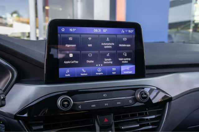 Ford Kuga (2023) thumbnail 33
