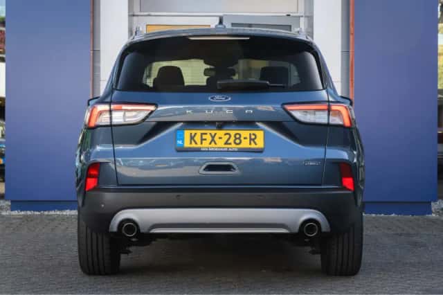 Ford Kuga (2023) thumbnail 5