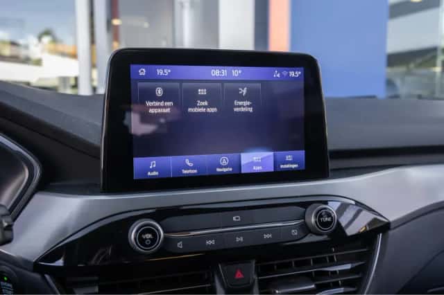 Ford Kuga (2023) thumbnail 44