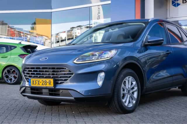 Ford Kuga (2023) thumbnail 6
