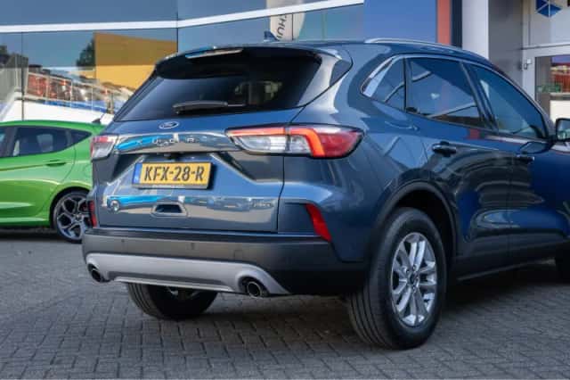 Ford Kuga (2023) thumbnail 8