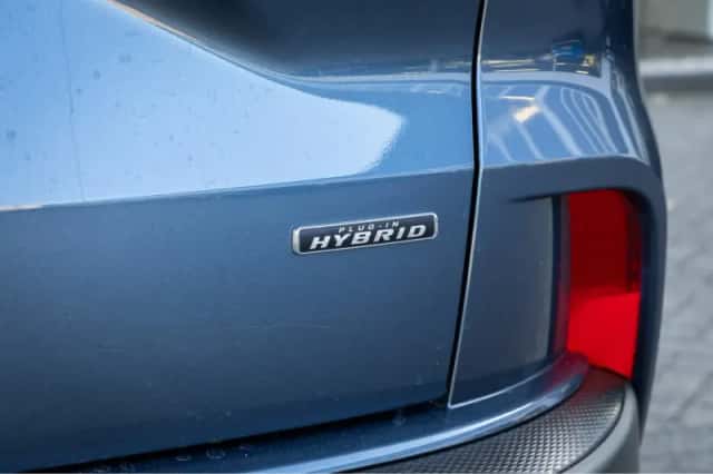 Ford Kuga (2023) thumbnail 10