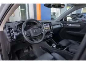 Volvo XC40 (2024) thumbnail 2