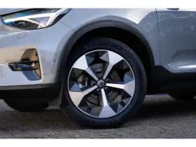Volvo XC40 (2024) thumbnail 4