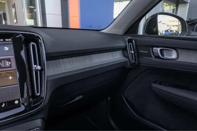 Volvo XC40 (2024) thumbnail 35