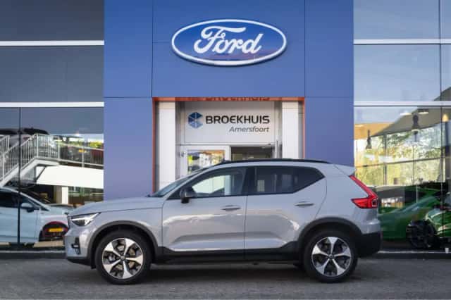 Volvo XC40 (2024) thumbnail 5