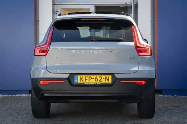 Volvo XC40 (2024) thumbnail 6