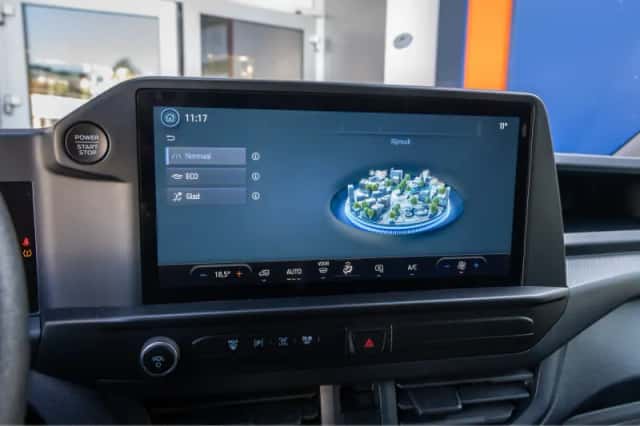 Ford Transit Custom (2024) thumbnail 32