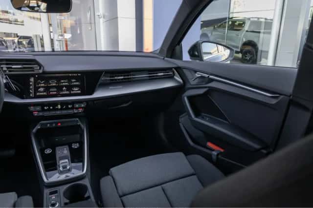 Audi A3 (2023) thumbnail 44