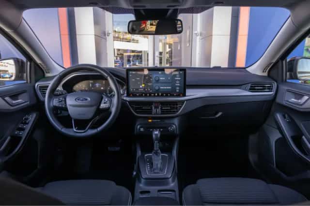 Ford Focus (2024) thumbnail 2