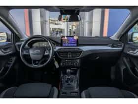 Ford Focus (2021) thumbnail 2