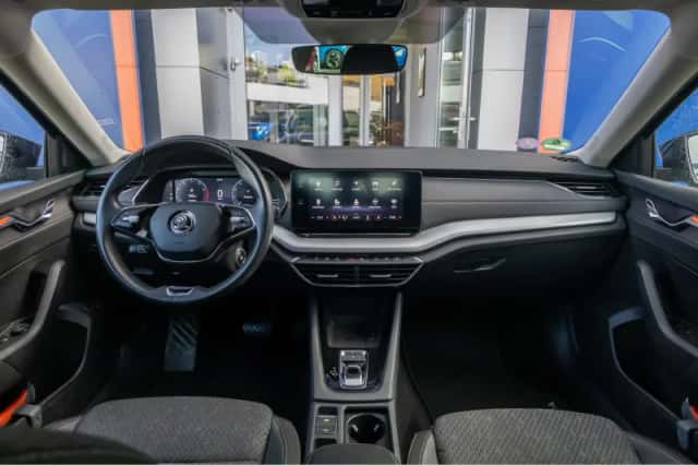Škoda Octavia (2022) thumbnail 3