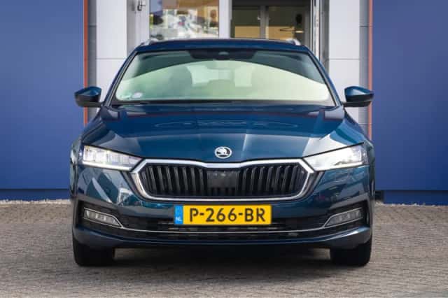 Škoda Octavia (2022) thumbnail 4