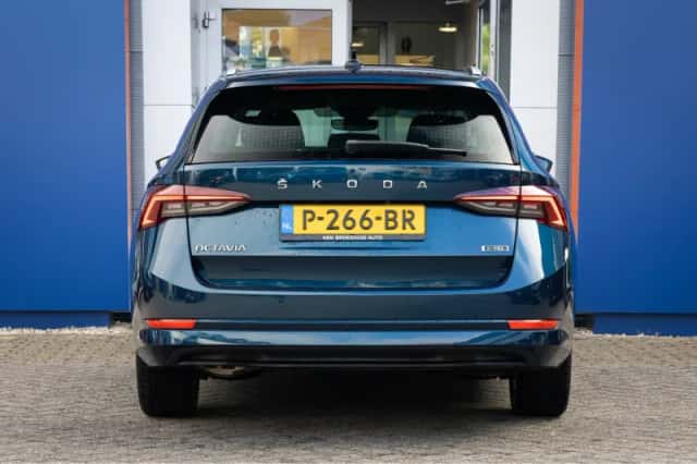 Škoda Octavia (2022) thumbnail 8