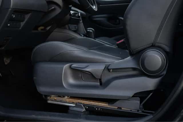 Toyota Yaris (2021) thumbnail 13