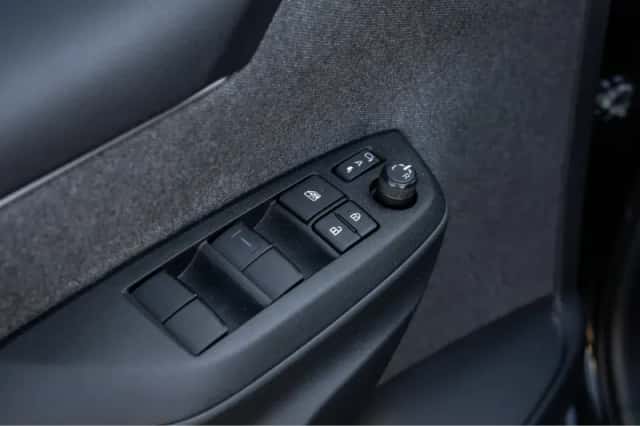 Toyota Yaris (2021) thumbnail 18