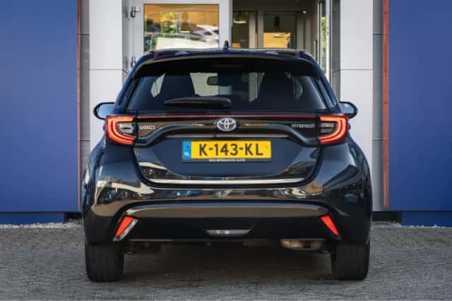 Toyota Yaris (2021) thumbnail 4
