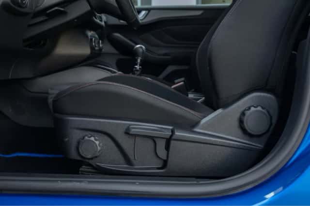 Ford Focus (2022) thumbnail 12