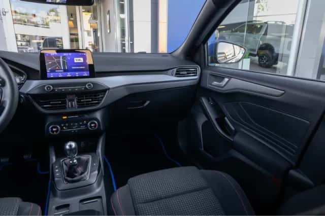 Ford Focus (2022) thumbnail 27