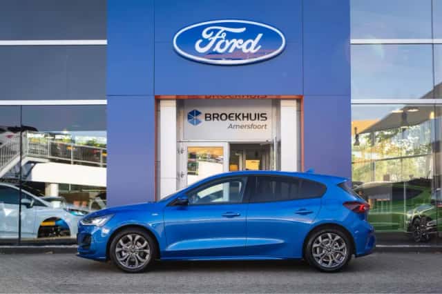 Ford Focus (2022) thumbnail 4