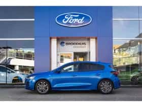 Ford Focus (2022) thumbnail 4