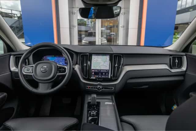Volvo XC60 (2023) thumbnail 14