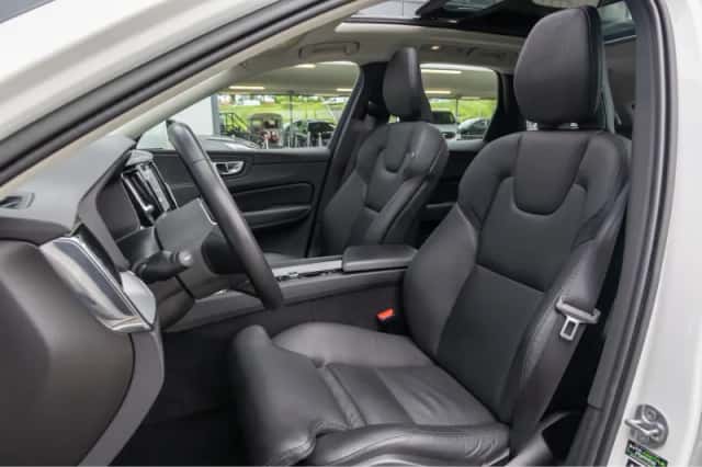 Volvo XC60 (2023) thumbnail 16
