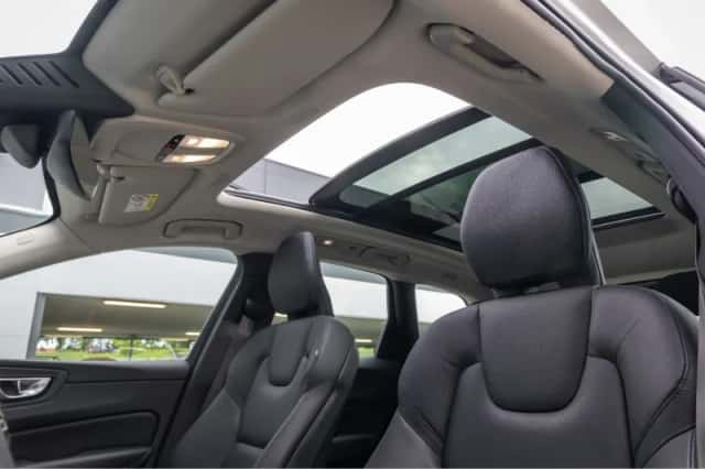 Volvo XC60 (2023) thumbnail 17