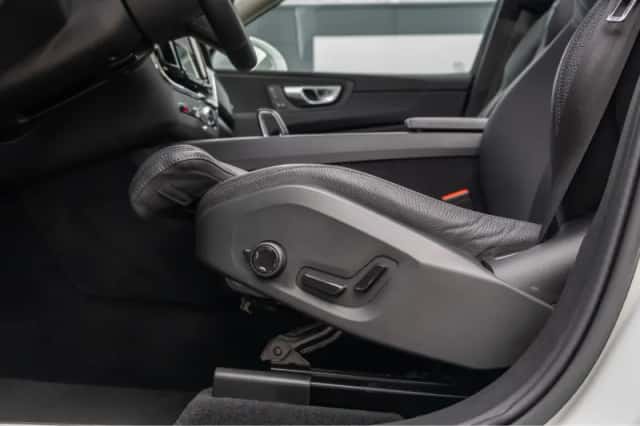Volvo XC60 (2023) thumbnail 18