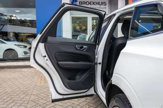 Volvo XC60 (2023) thumbnail 26