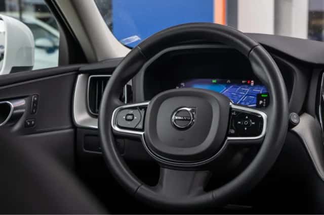 Volvo XC60 (2023) thumbnail 32