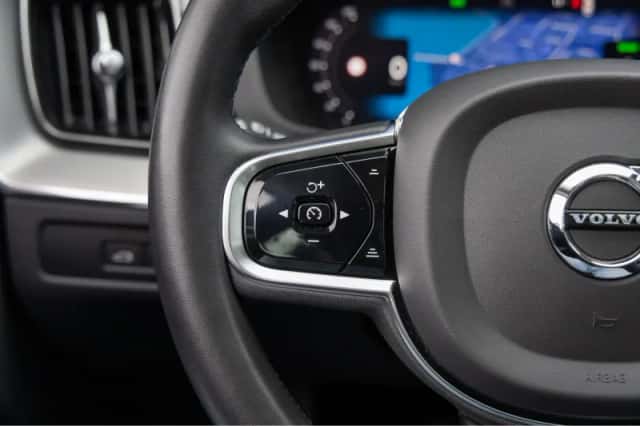 Volvo XC60 (2023) thumbnail 34