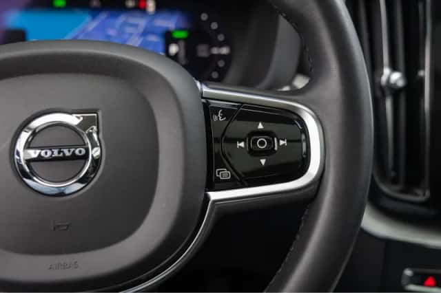 Volvo XC60 (2023) thumbnail 36