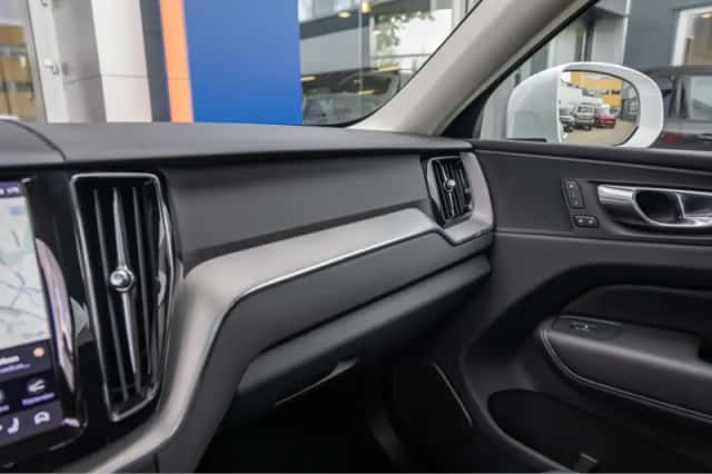 Volvo XC60 (2023) thumbnail 38
