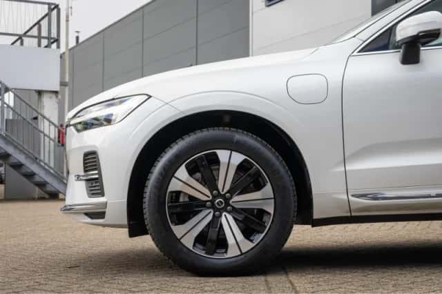 Volvo XC60 (2023) thumbnail 8