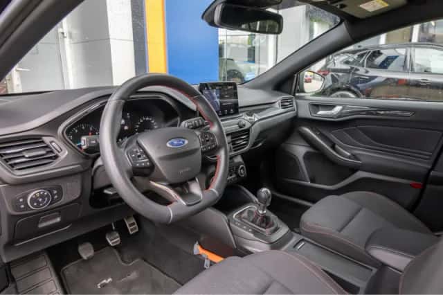 Ford Focus (2020) thumbnail 2