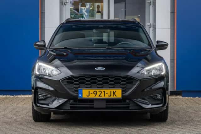 Ford Focus (2020) thumbnail 3