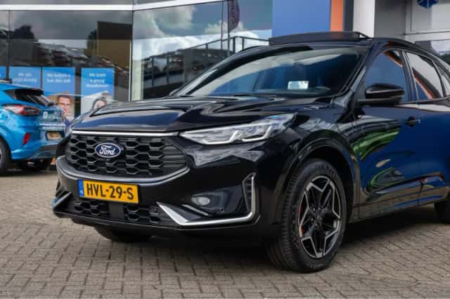 Ford Kuga (2025) thumbnail 4