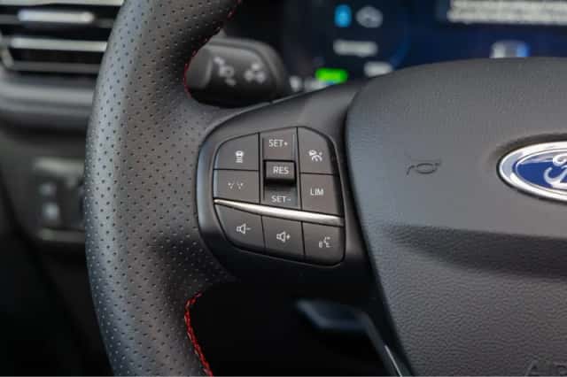 Ford Kuga (2025) thumbnail 31