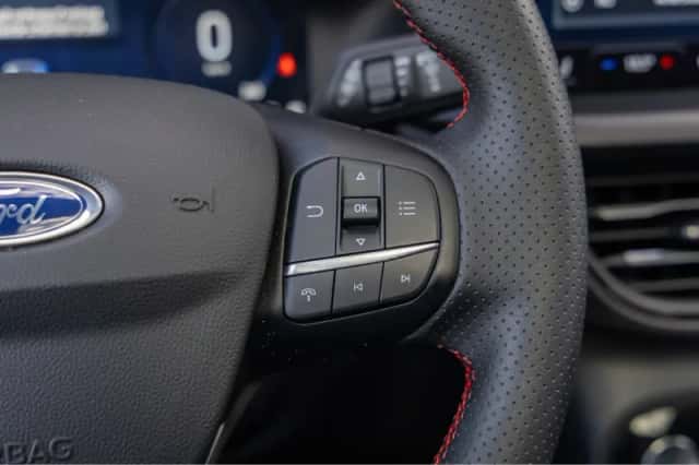 Ford Kuga (2025) thumbnail 32