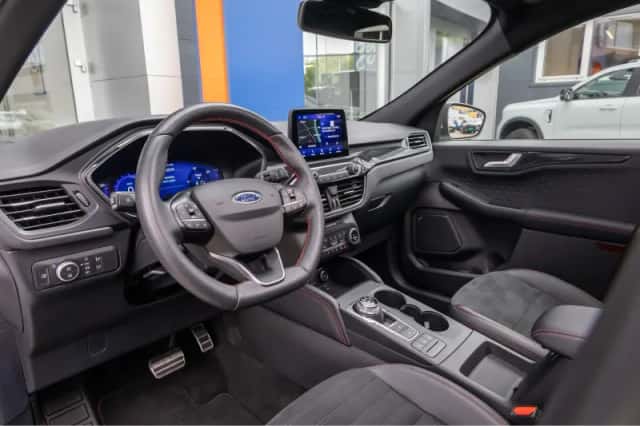 Ford Kuga (2021) thumbnail 2