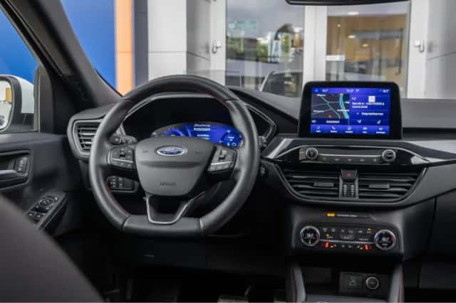 Ford Kuga (2021) thumbnail 16