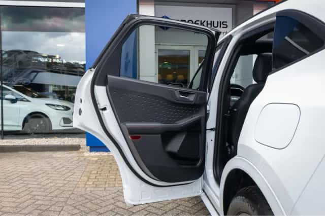 Ford Kuga (2021) thumbnail 23