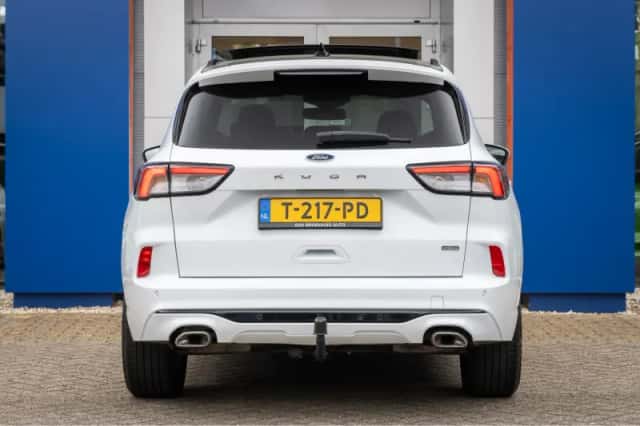Ford Kuga (2021) thumbnail 5