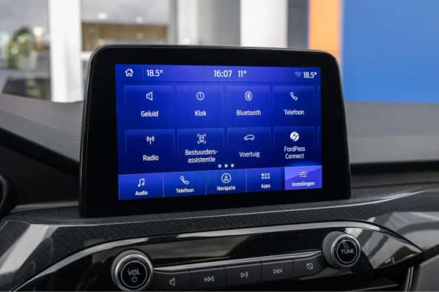 Ford Kuga (2021) thumbnail 44
