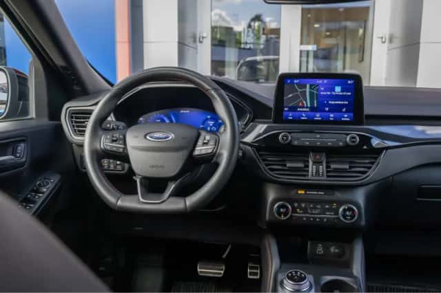 Ford Kuga (2023) thumbnail 16