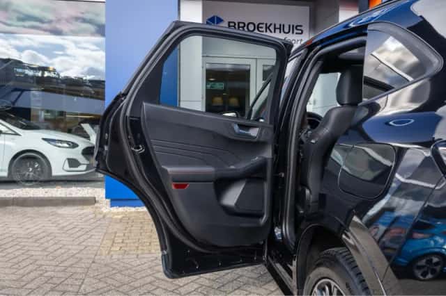 Ford Kuga (2023) thumbnail 21